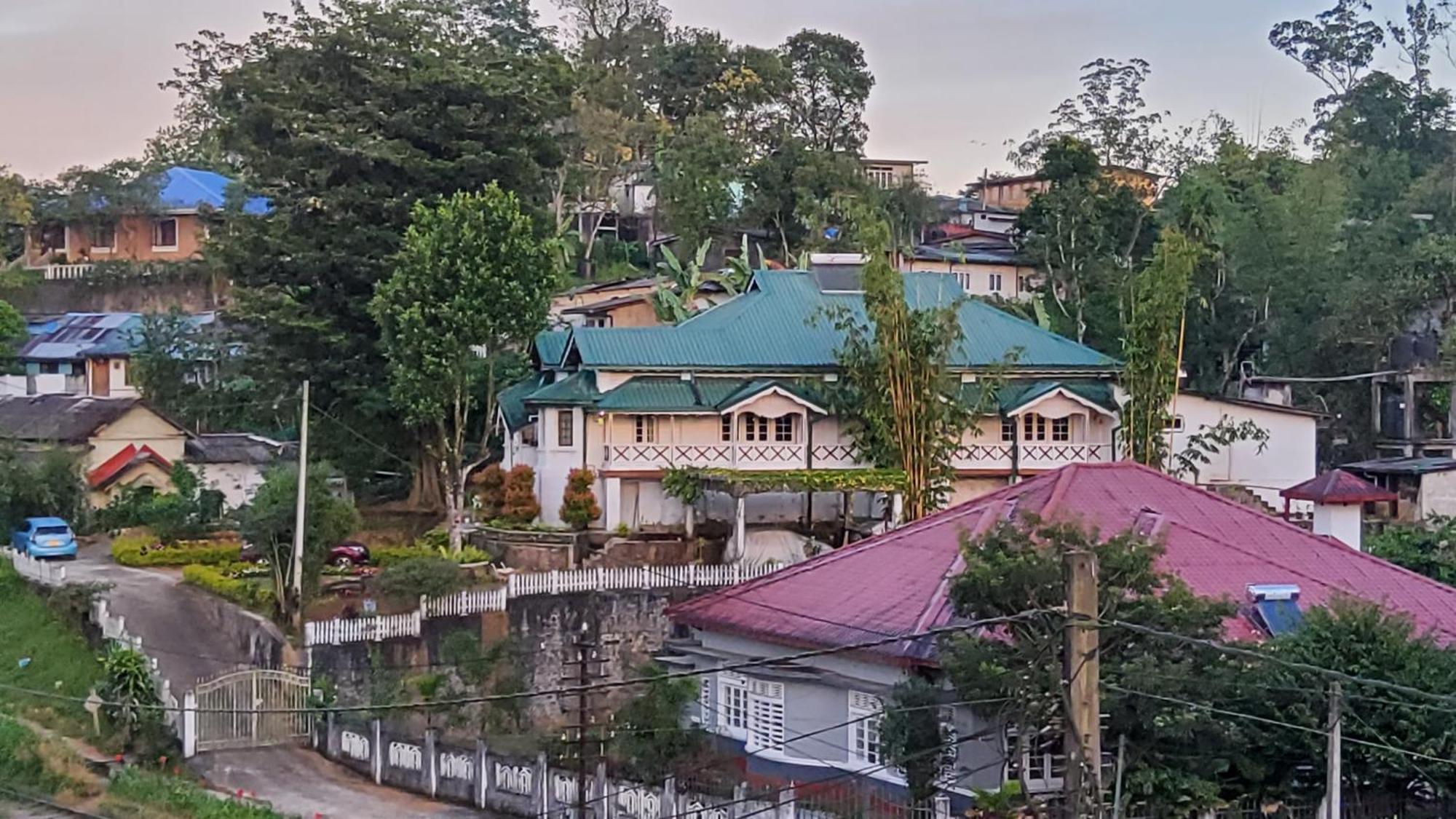 Walauwa On The Hill Hotel Hatton Exterior photo